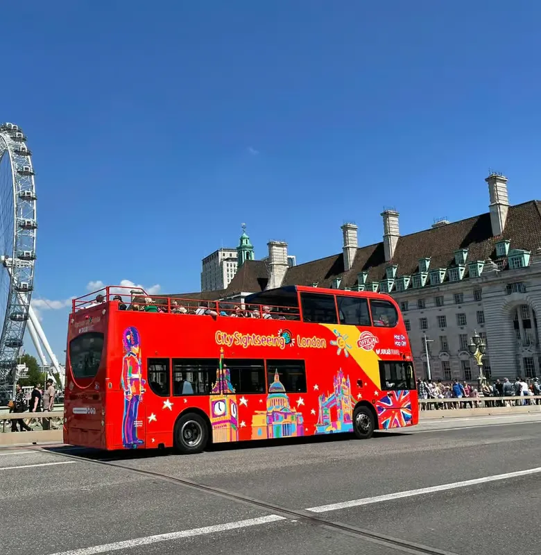 London: Oldtimer nyitott tetejű busszal, városnéző túra – programajánló London környékén