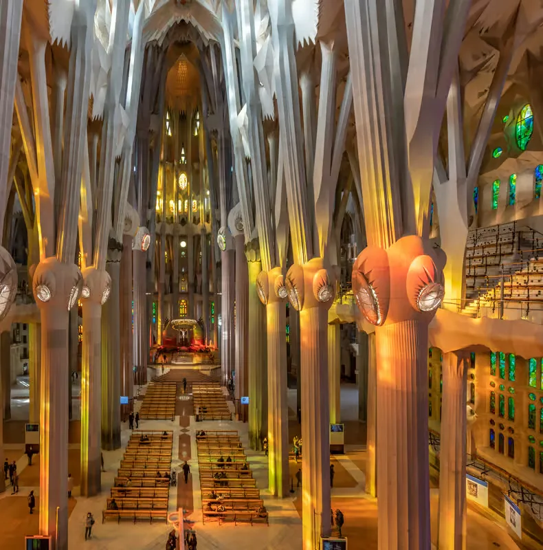 Barcelona: Sagrada Familia belépőjegy hangos idegenvezetéssel – programajánló Barcelona környékén