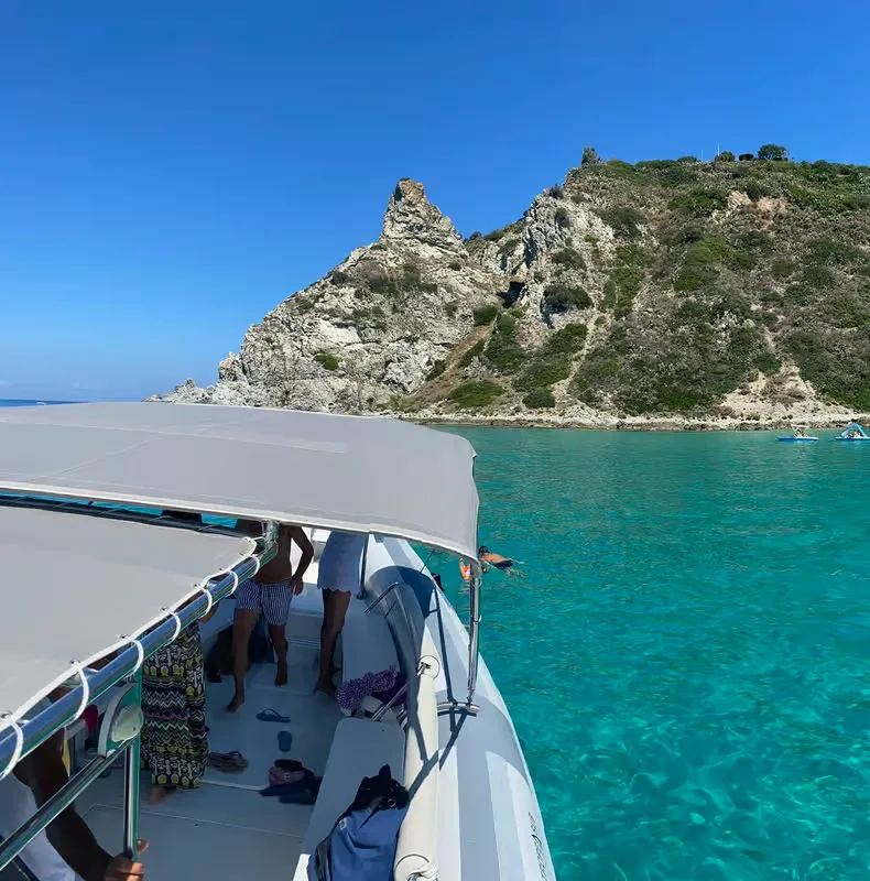 Tropea: Capo Vaticano hajótúra snorkelezéssel és itallal – programajánló Tropea környékén